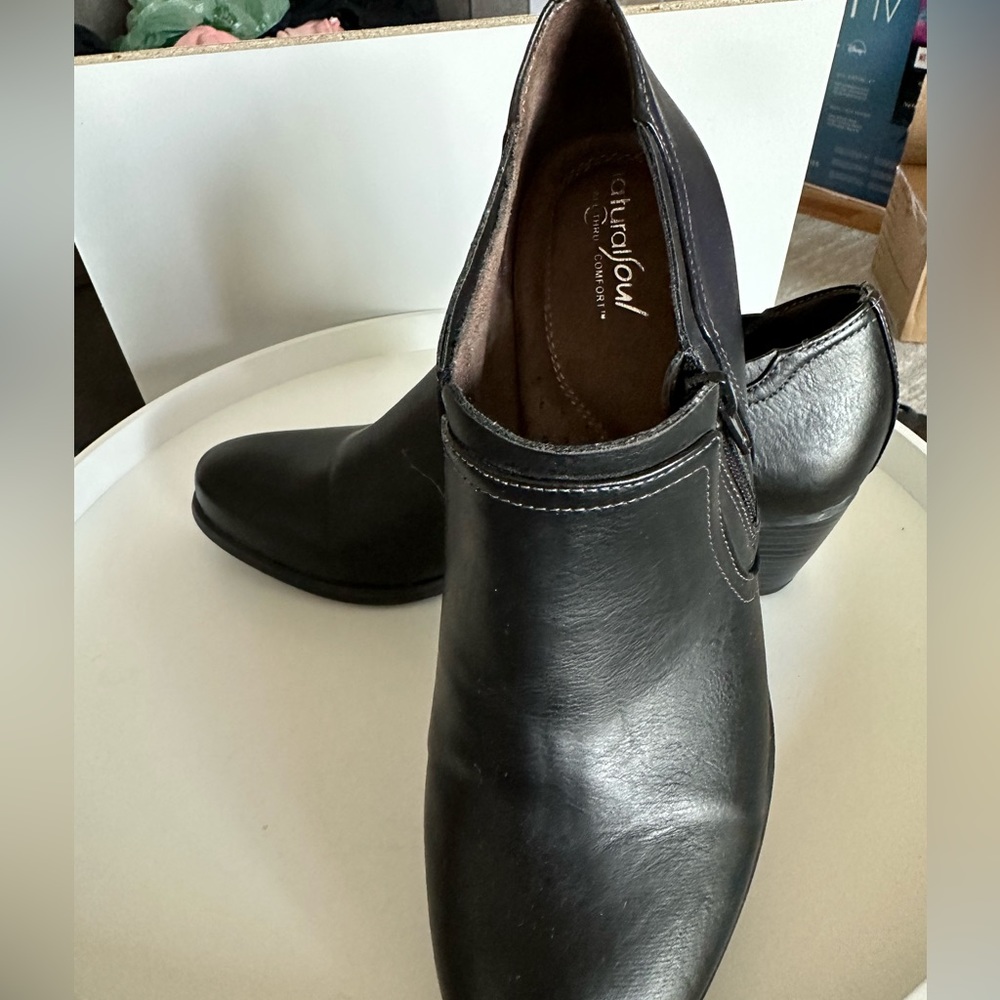 NATURALIZER BLACK BOOTIES NEW 9.5
